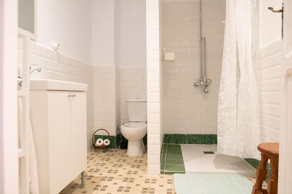 4 - Acogedora Habitacion Junto A Ruzafa Con Bano Privado Y Aire Acondicionado Valencie Exteriér fotografie